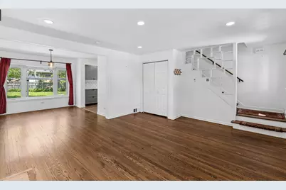 887 Deerfield Road, Highland Park, IL 60035 - Photo 7