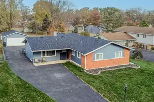 730 Ashley Ct, Hoffman Estates, IL 60169 - Photo 1