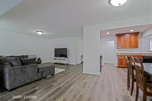 730 Ashley Ct, Hoffman Estates, IL 60169 - Photo 11