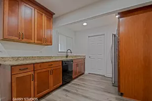 730 Ashley Ct, Hoffman Estates, IL 60169 - Photo 7