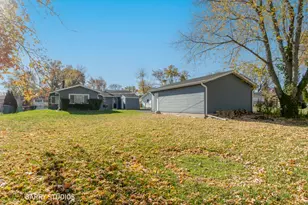 730 Ashley Ct, Hoffman Estates, IL 60169 - Photo 29