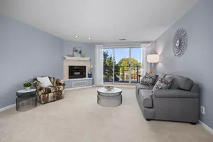 815 Leicester Rd, Elk Grove Village, IL 60007 - Photo 5