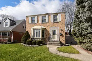6 S Wa Pella Ave, Mount Prospect, IL 60056 - Photo 1