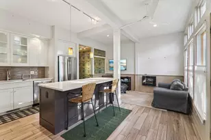 1027 W Newport Ave, Chicago, IL 60657 - Photo 11