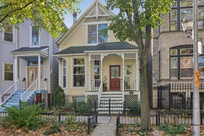 1027 W Newport Avenue, Chicago, IL 60657 - Photo 1