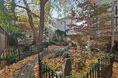 1027 W Newport Avenue, Chicago, IL 60657 - Photo 31