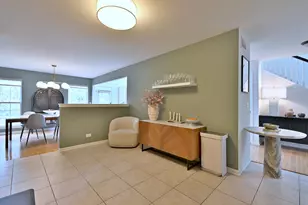 3207 Foxridge Ct, Woodridge, IL 60517 - Photo 3