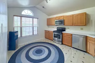 30W015 Juniper Ct, Warrenville, IL 60555 - Photo 7