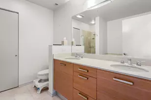 500 W Superior St, Chicago, IL 60654 - Photo 13