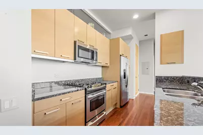 500 W Superior Street #2002, Chicago, IL 60654 - Photo 7