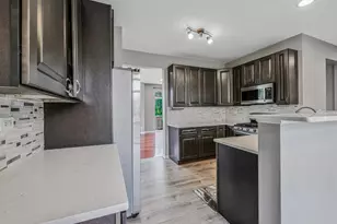 1090 Maubert Ct, Carol Stream, IL 60188 - Photo 13