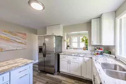 [Address not provided], Brookfield, IL 60513 - Photo 11