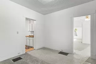 1227 Chestnut St, Rockford, IL 61102 - Photo 7