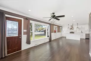 9435 S 78th Ave, Hickory Hills, IL 60457 - Photo 3