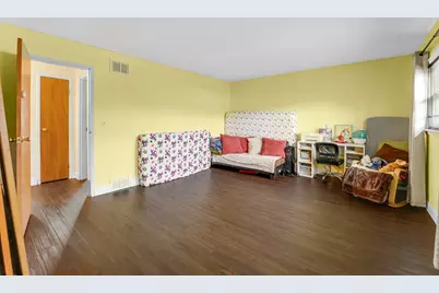 706 E Shabonee Trail, Mount Prospect, IL 60056 - Photo 13