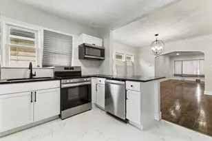 10211 S Yale Ave, Chicago, IL 60628 - Photo 13