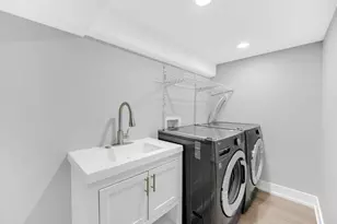 4721 W Warwick Ave, Chicago, IL 60641 - Photo 35