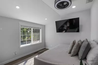 68 E Lakeview Avenue, Round Lake Beach, IL 60073 - Photo 33