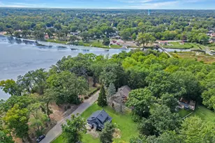 68 E Lakeview Ave, Round Lake Beach, IL 60073 - Photo 39