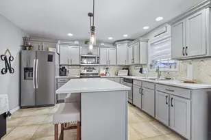 905 Dresser Dr, Normal, IL 61761 - Photo 15