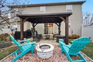 905 Dresser Dr, Normal, IL 61761 - Photo 7