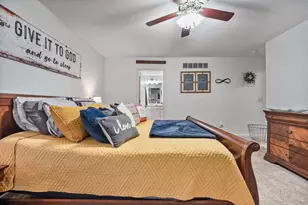 905 Dresser Dr, Normal, IL 61761 - Photo 33