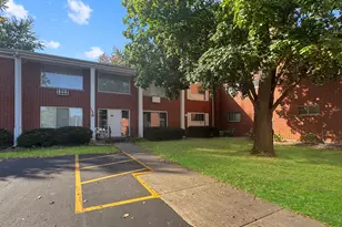 124 N Whistler Ave, Freeport, IL 61032 - Photo 1