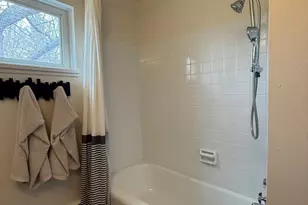 124 N Whistler Ave, Freeport, IL 61032 - Photo 15