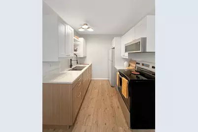 124 N Whistler Avenue #B8, Freeport, IL 61032 - Photo 11