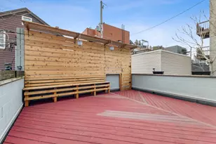 1527 W Pearson St, Chicago, IL 60642 - Photo 37