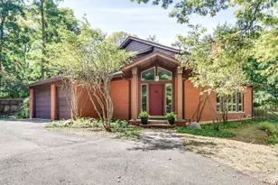 1175 Edgewood Rd, Lake Forest, IL 60045 - Photo 1