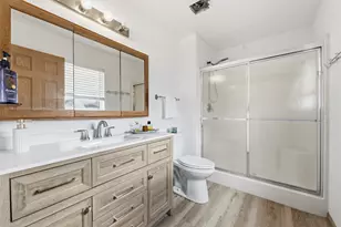 658 Anderson Dr, Lake in the Hills, IL 60156 - Photo 23