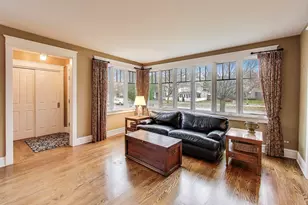 228 E Center Ave, Lake Bluff, IL 60044 - Photo 5