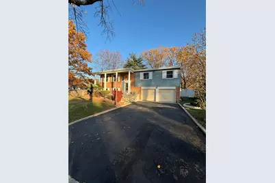 18745 Queens Road, Homewood, IL 60430 - Photo 1