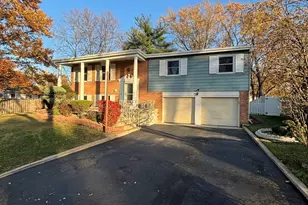 18745 Queens Rd, Homewood, IL 60430 - Photo 1