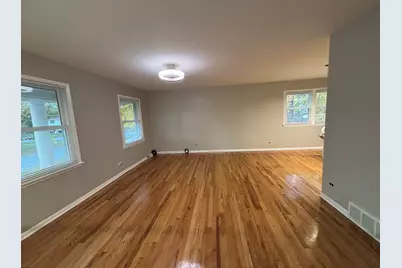 18745 Queens Road, Homewood, IL 60430 - Photo 9