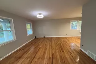 18745 Queens Rd, Homewood, IL 60430 - Photo 9