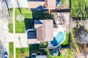 932 Foxpointe Dr, Sycamore, IL 60178 - Photo 15