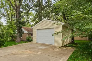 19 Apple Ln, Park Forest, IL 60466 - Photo 9