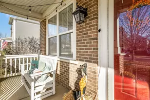 528 Horizon Dr, Saint Charles, IL 60175 - Photo 3