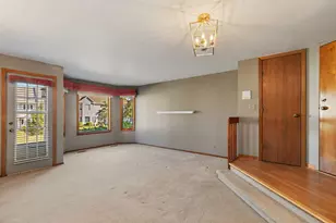 1871 Fox Run Dr, Elk Grove Village, IL 60007 - Photo 3