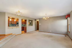 1871 Fox Run Dr, Elk Grove Village, IL 60007 - Photo 7