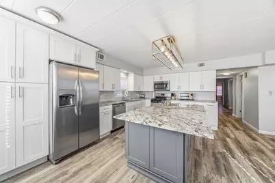 3837 W 95th Street, Evergreen Park, IL 60805 - Photo 11