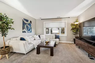 5229 Beechwood Ave, Gurnee, IL 60031 - Photo 3