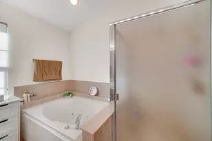 188 Breckenridge Ct, Gilberts, IL 60136 - Photo 13