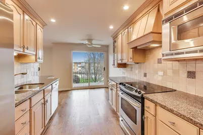 140 Franklin Place E #207, Lake Forest, IL 60045 - Photo 11