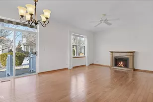 623 Queen Dr, Oswego, IL 60543 - Photo 9