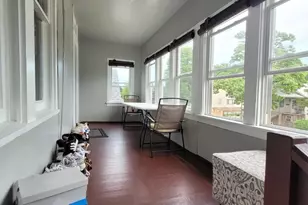 9732 S Houston Ave, Chicago, IL 60617 - Photo 3