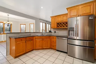 3218 Woodhaven Dr, Bourbonnais, IL 60914 - Photo 7