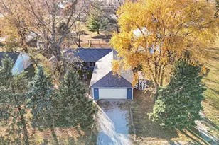 849 N Piatt St, Bement, IL 61813 - Photo 35